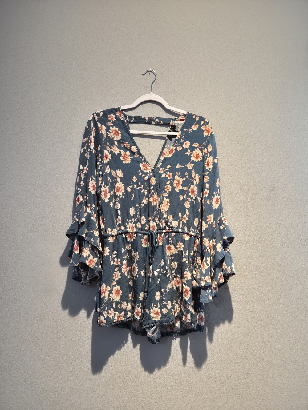 Jessica Simpson Blue Floral V-Neck Tie-Waist Tunic